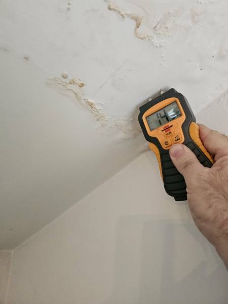 test d'humidité sur zone d'infiltration