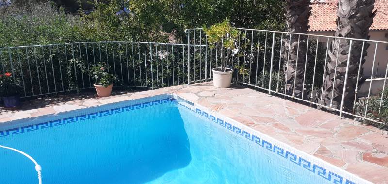 Détecter une fuite sur piscine à Carqueiranne en raison d'une baisse du niveau d'eau à côté de Toulon Var