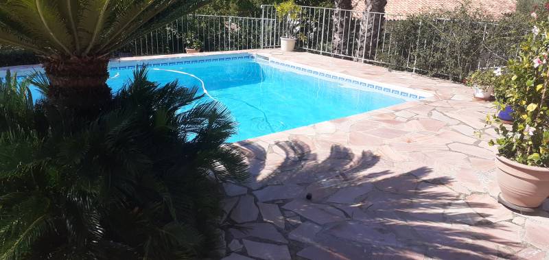 Détecter une fuite sur piscine à Carqueiranne en raison d'une baisse du niveau d'eau à côté de Toulon Var