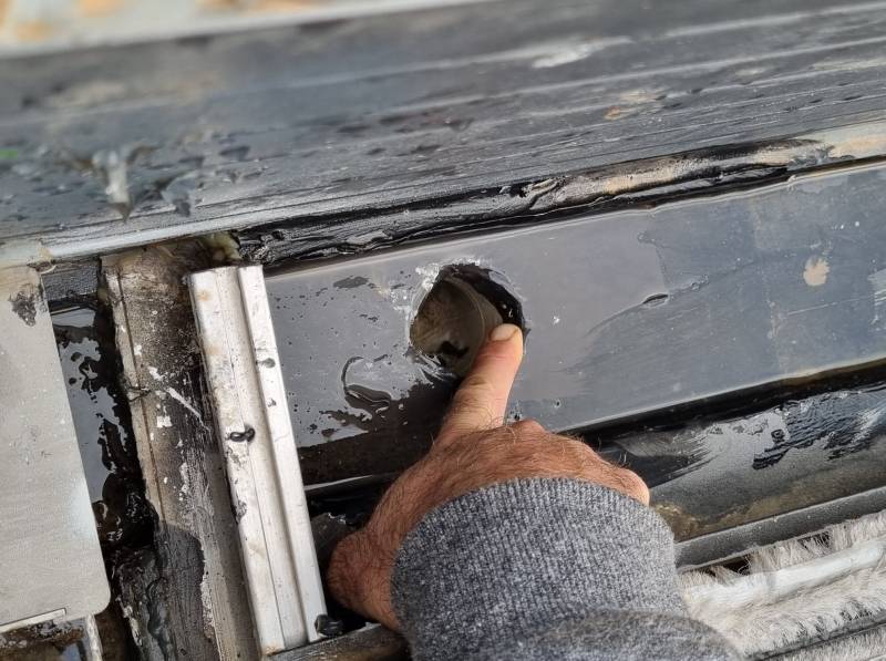 Détection de fuite par infiltration à Cuges les pins sur un toit en véranda à côté de Toulon Var