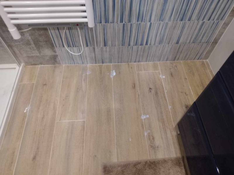 rechercher une fuite sur canalisation enterrée intérieure dans une maison individuelle à Méounes les montrieux à côté de Toulon Var