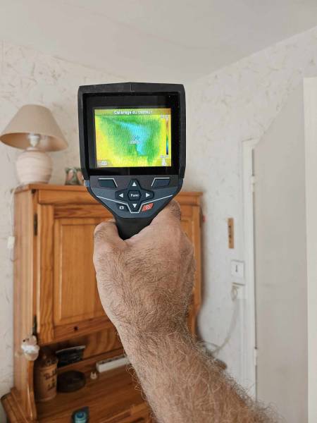 caméra thermique sur tâche d'humidité
